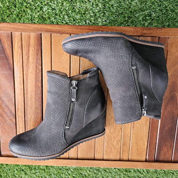 Soul Naturalizer Wedge Zip Up Ankle Bootie Style Hailey 2 - Picture 1 of 9
